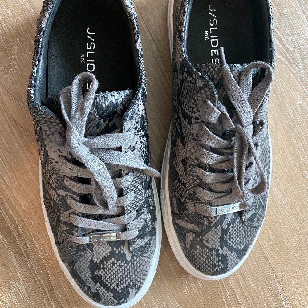 J/slide snakeskin low top sneaker